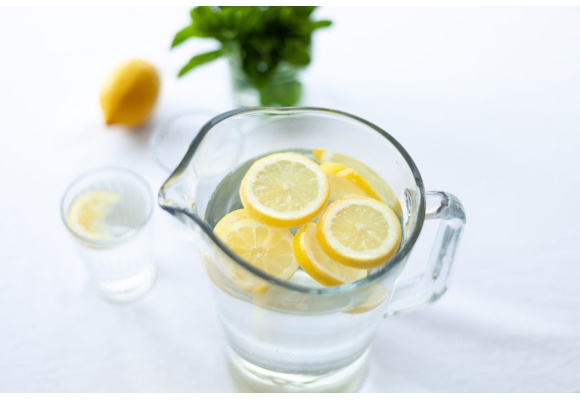 ¿Cómo drenar el exceso de líquidos de forma natural?