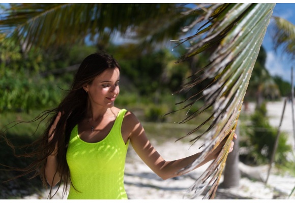 Guía definitiva de protección capilar natural para el verano