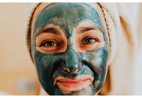 Incluye las mascarillas faciales CATTIER en tu rutina de belleza